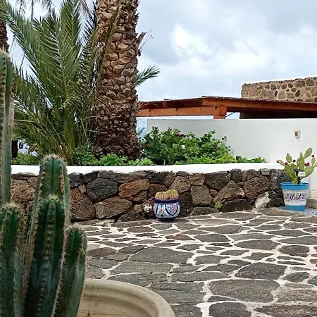 Radyshams Dammusi Le Palme&bait Hébergement de vacances *